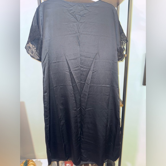 Natori Black Lace Sleeve Chemise - Picture 3 of 3